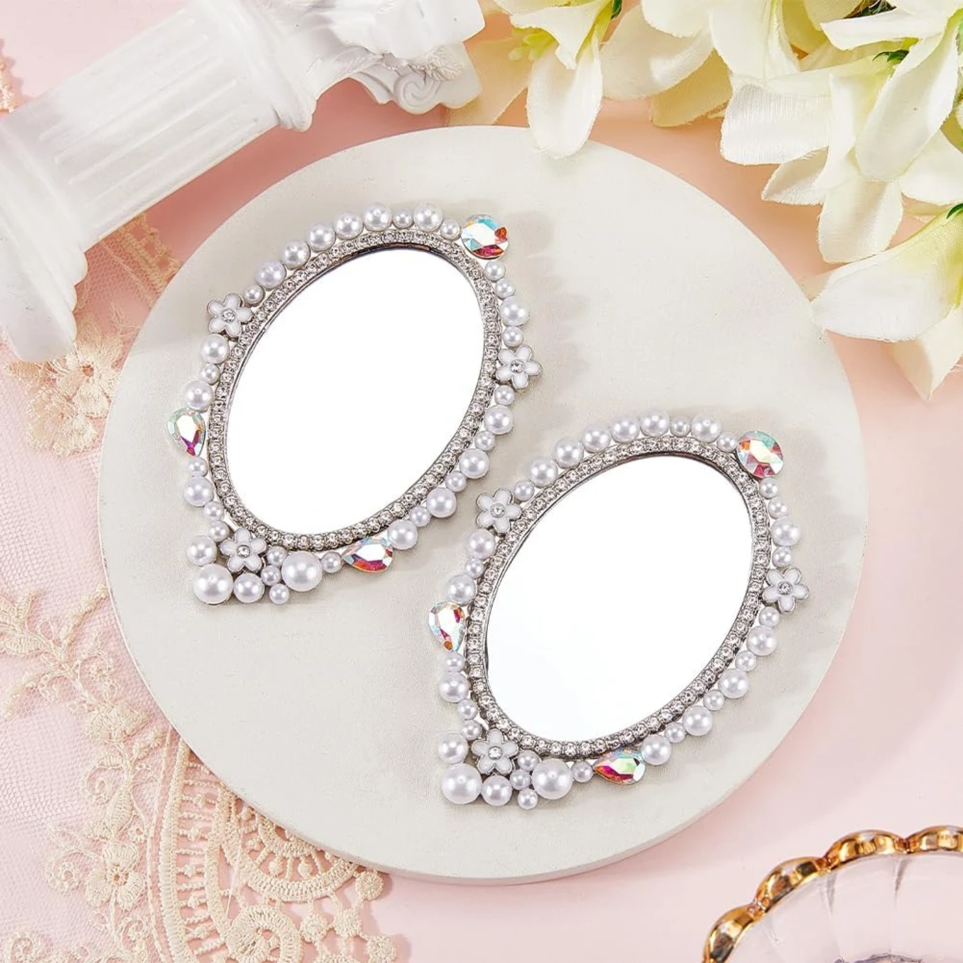 Oval pearl mirror