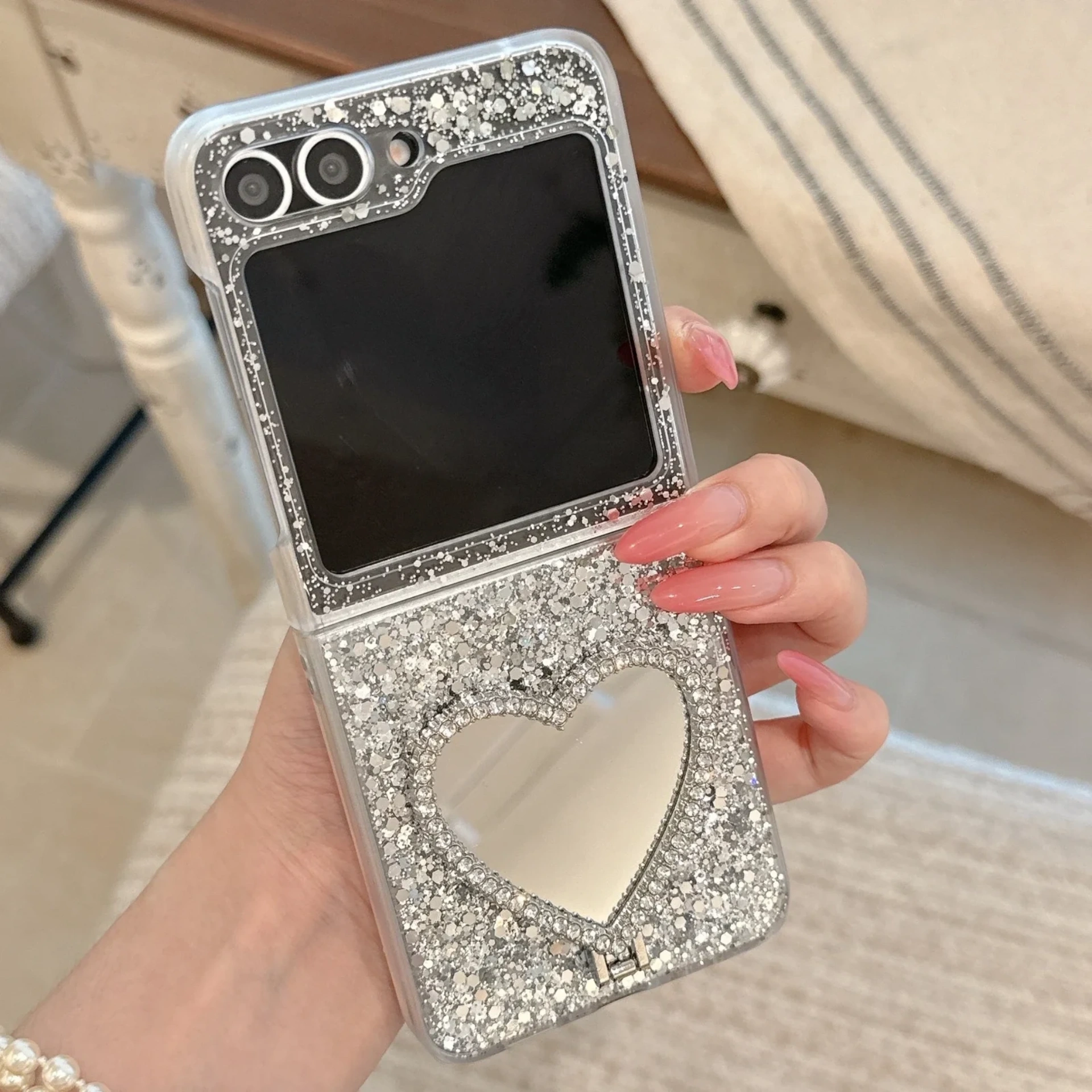 Glitter flip case with heart mirror