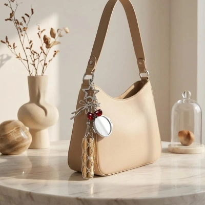 Lip gloss holder cherry silver