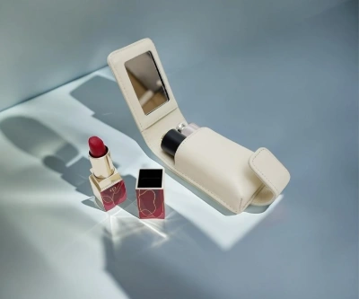 Lipstick case cream