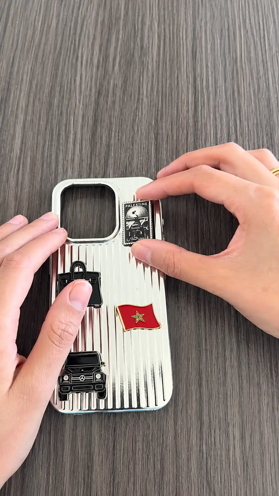 Telefoonhoesje versieren met stickers